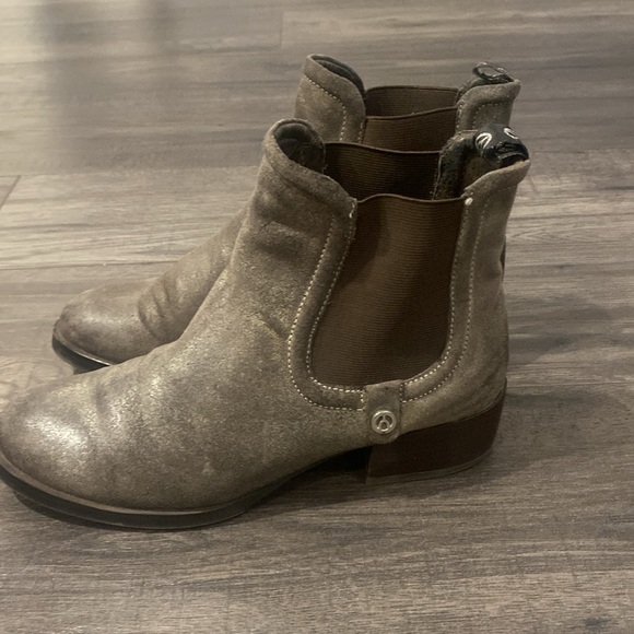 Wishbone Booties - Picture 2 of 7